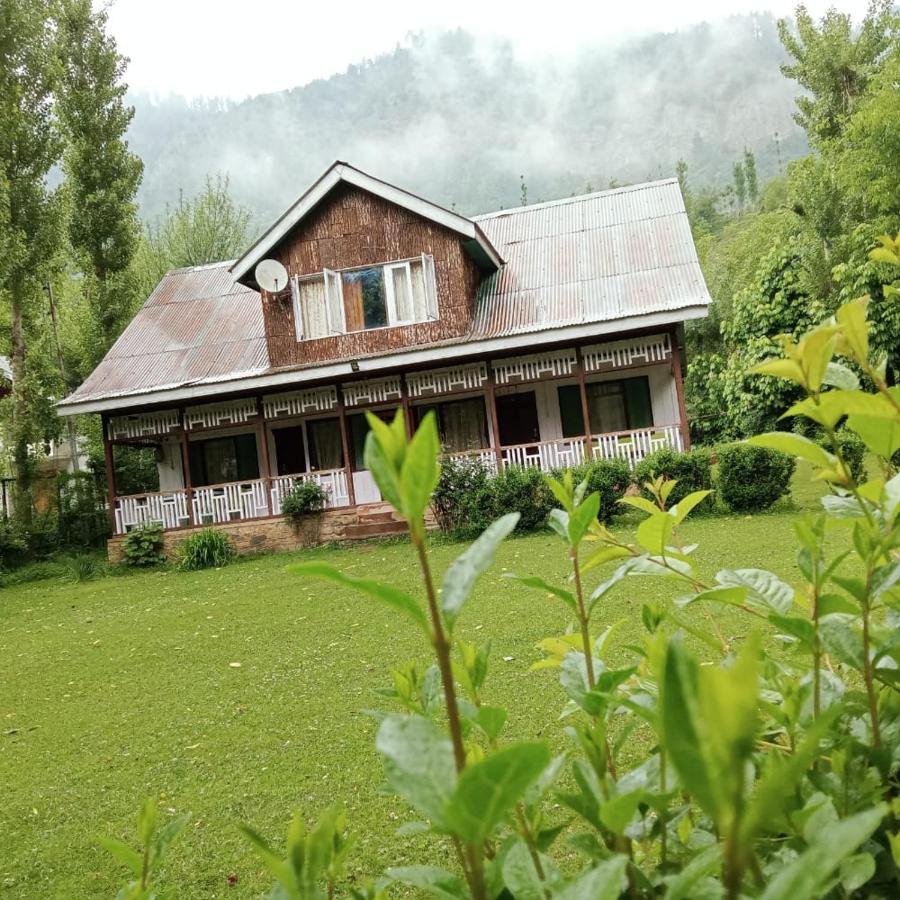 PK cottage Pahalgām Exteriör bild